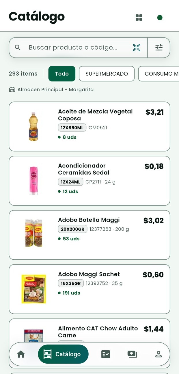 El catálogo de Vendoo: el buscador con escáner y filtros, los chips de departamento, y cada producto con su precio, su código, su peso y cuántas unidades quedan.