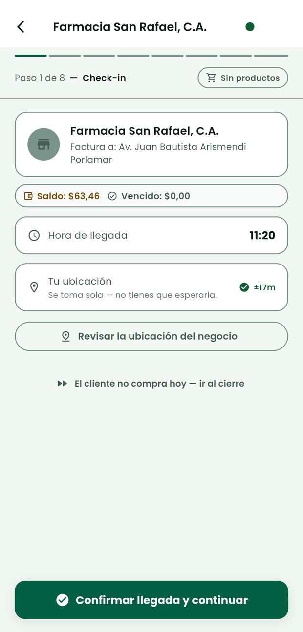 El paso 1 de 8 de una visita en Vendoo, Check-in: el nombre del cliente, su saldo, la hora de llegada, la ubicación y el botón «Confirmar llegada y continuar».